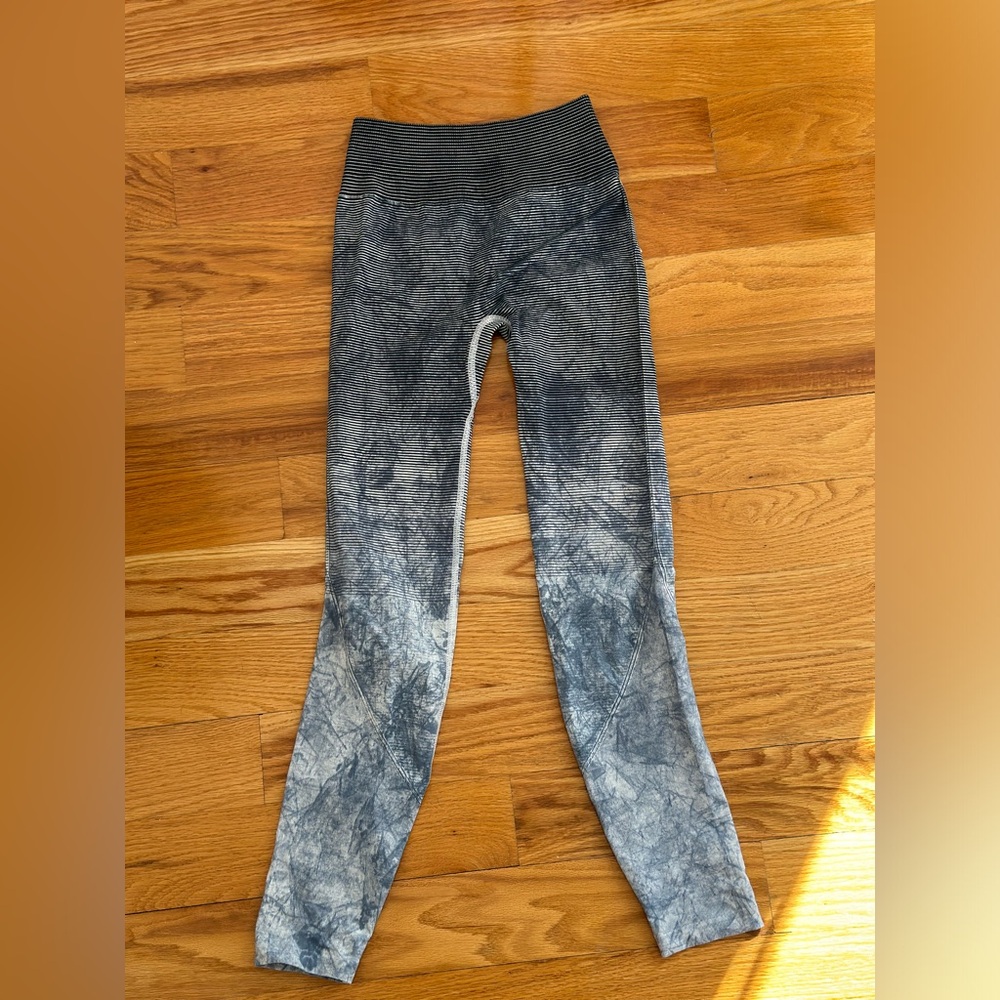 NWOT LULULEMON EBB TO TRAIN TIGHT